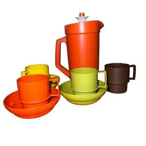 Vintage 1970’s mini Tupperware play set Toy Pitcher, mugs, bowls and cups